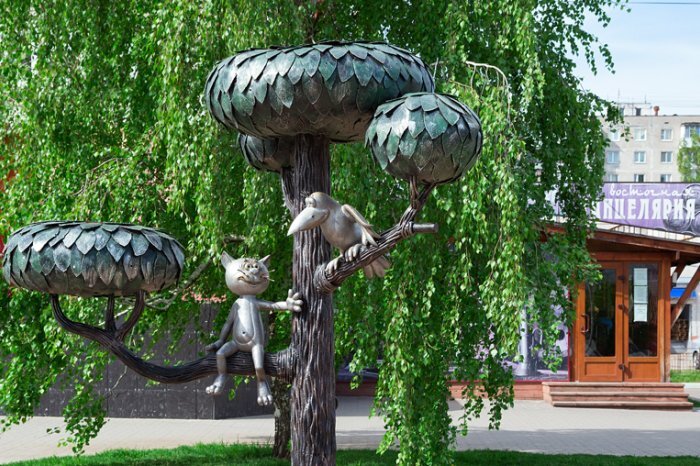                                                            Памятник котенку  в Воронеже