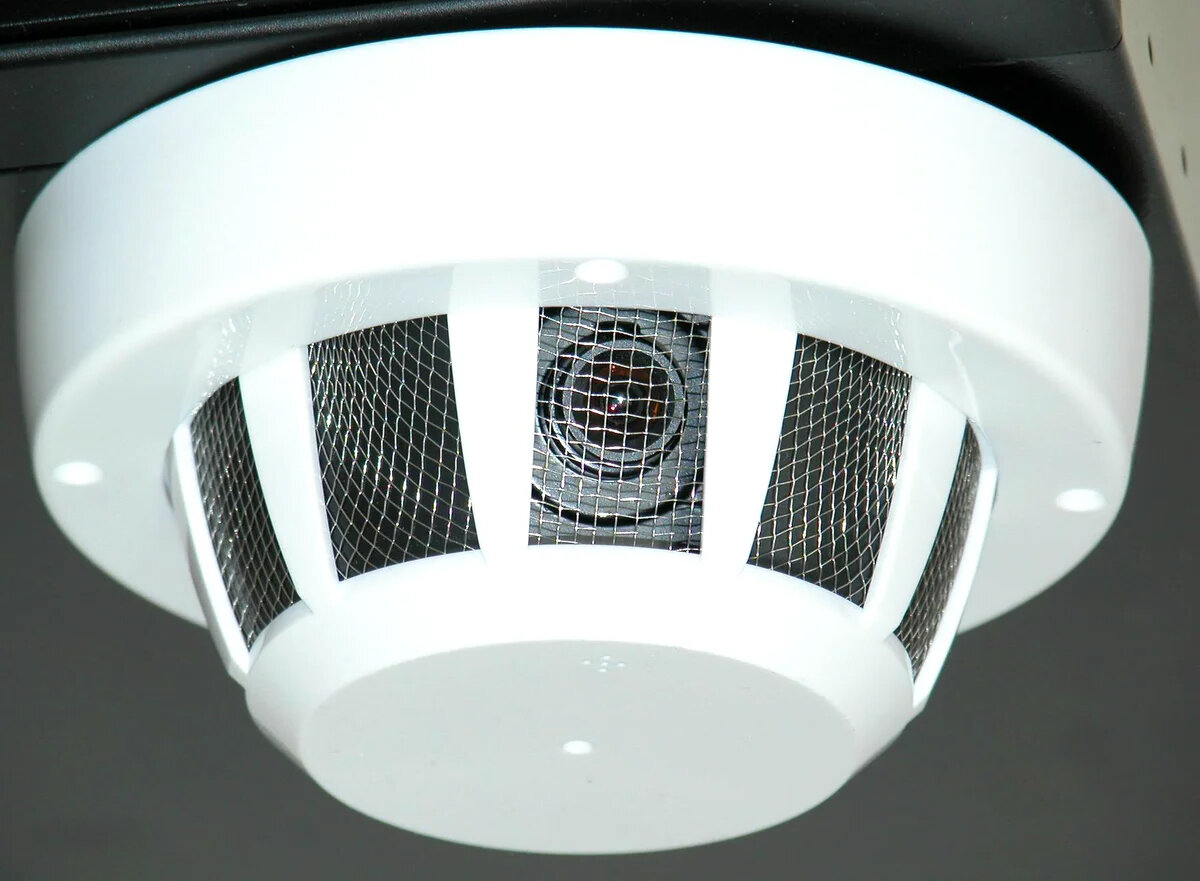 Скрытая камера установленная в пожарной сигнализации