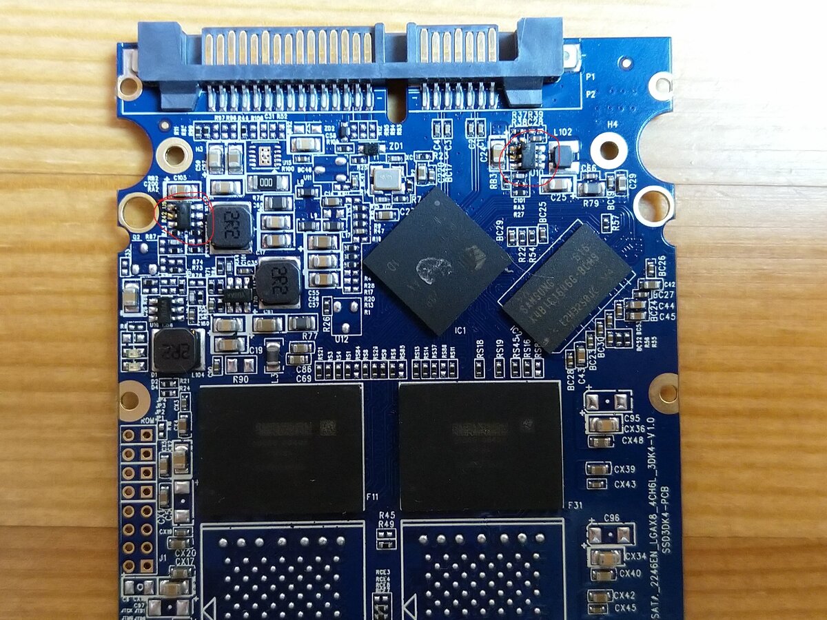 Сгоревший SSD из computeruniverse