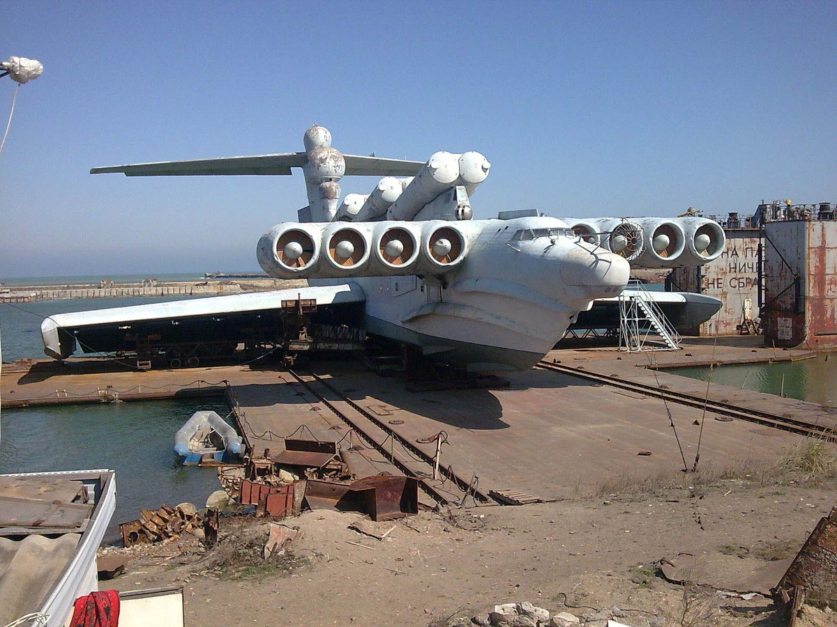 Корабль был самолет. Каспийский монстр экраноплан Лунь. Лунь 903 Каспийский монстр. Экраноплан Алексеева Каспийский монстр. Экраноплан Лунь проекта 903 Каспийский монстр.