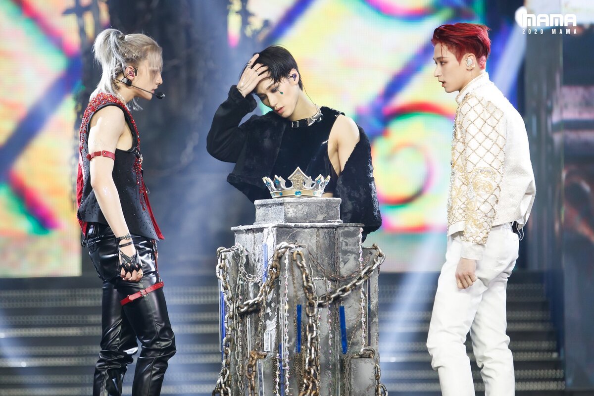 фото с трансляции mnet