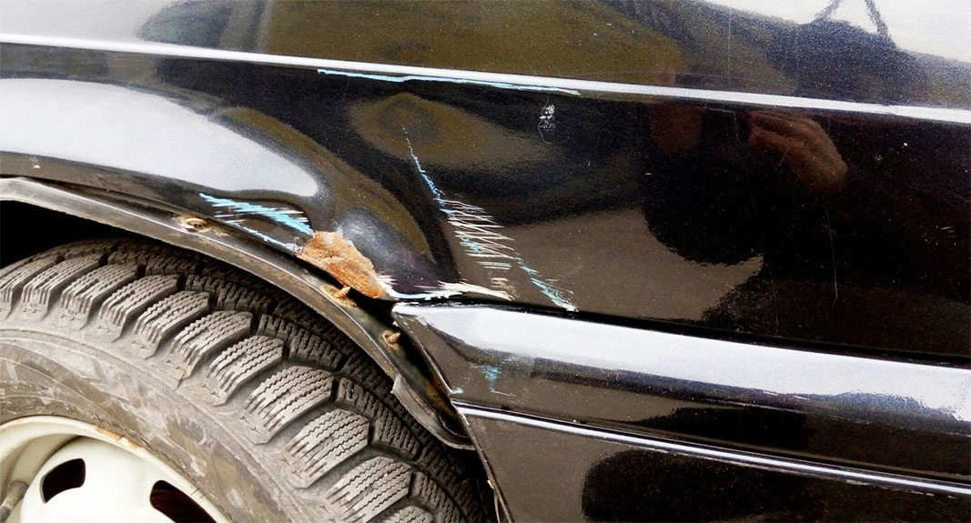 Царапина, якобы оставленная моим другом