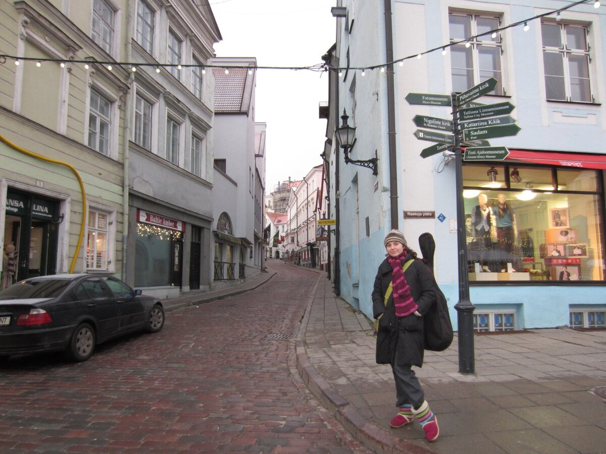 Таллин, у городской ратуши. Декабрь 2011 года