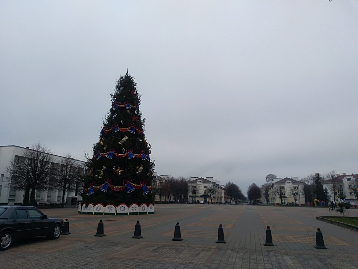 главная ёлка в одном белорусском райцентре