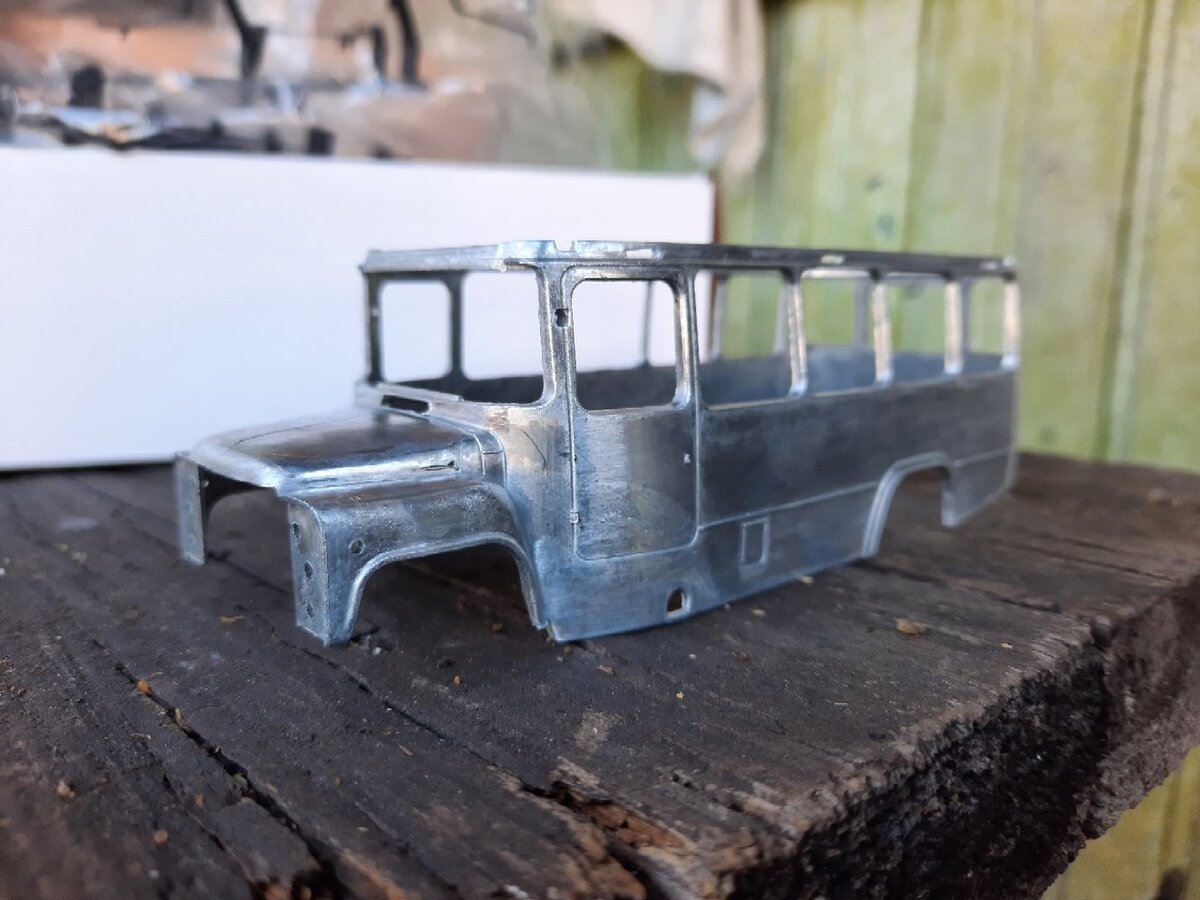 Металлический кузов модели