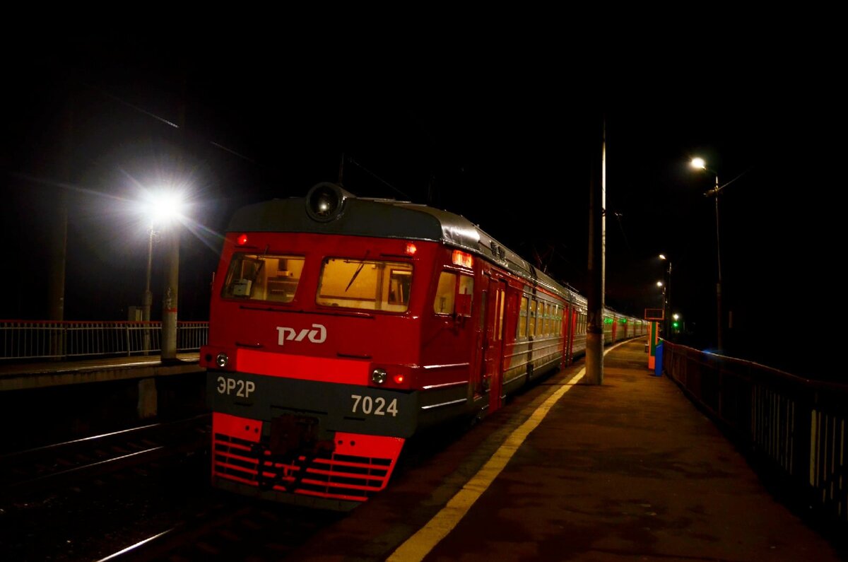 ЭР2Р-7024 у пл. Подосинки