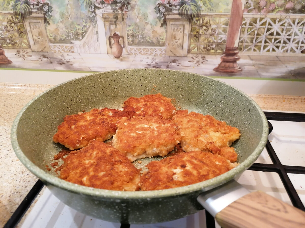 Фото автора. Котлеты из белой рыбы с икрой трески