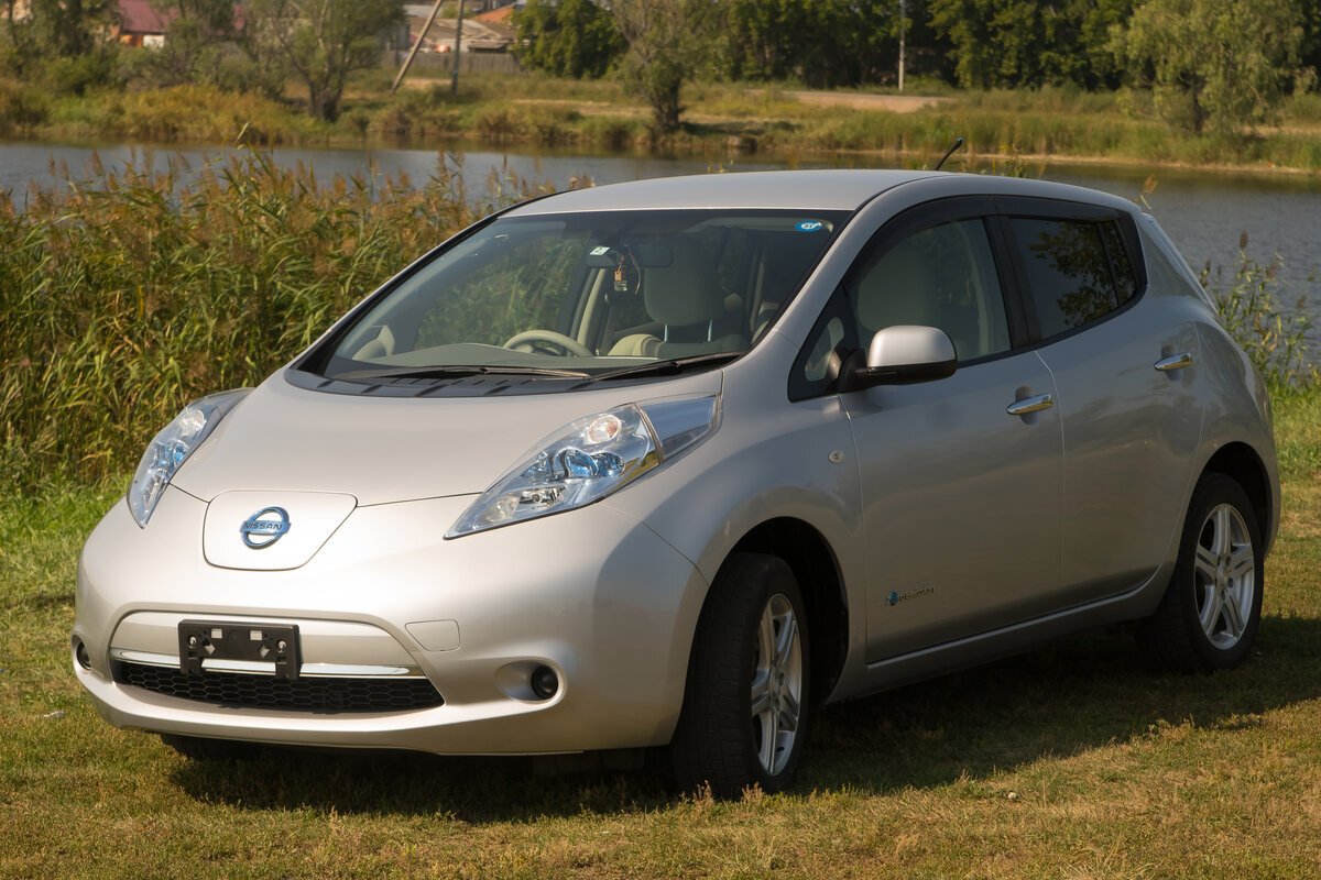 Nissan Leaf - такой желанный и такой разный! 5 фактов о самом популярном  электромобиле в России | Martinian | Дзен