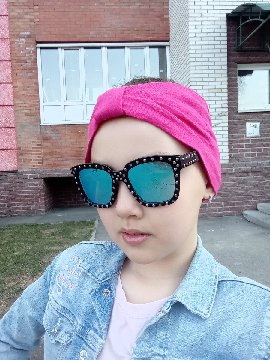 Мне идёт или бежит🤣А вы носите очки? 