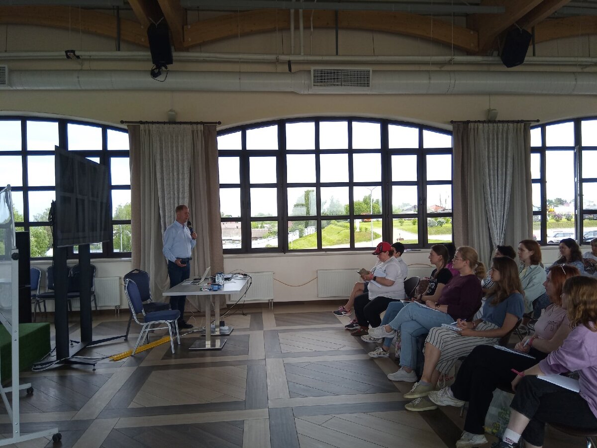 Михаил СУЧКОВ открывает семинар в MAXIMA VET, 11-06-2022