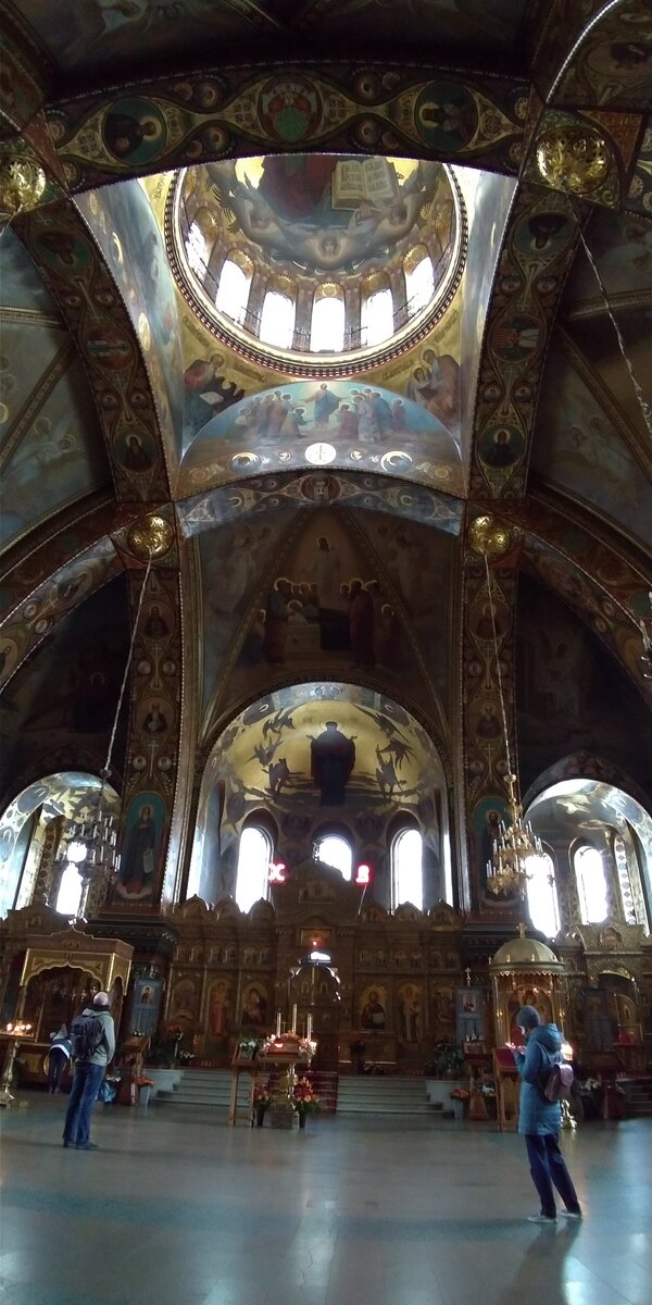 Храмовое пространство образовано системой перекрещивающихся арок, фото из личного архива автора статьи