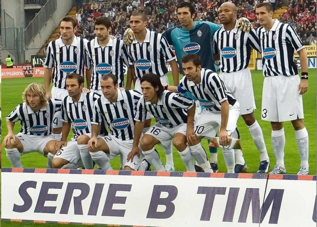 Состав Ювентуса в 2006 году, команда тогда играла в серии Б.