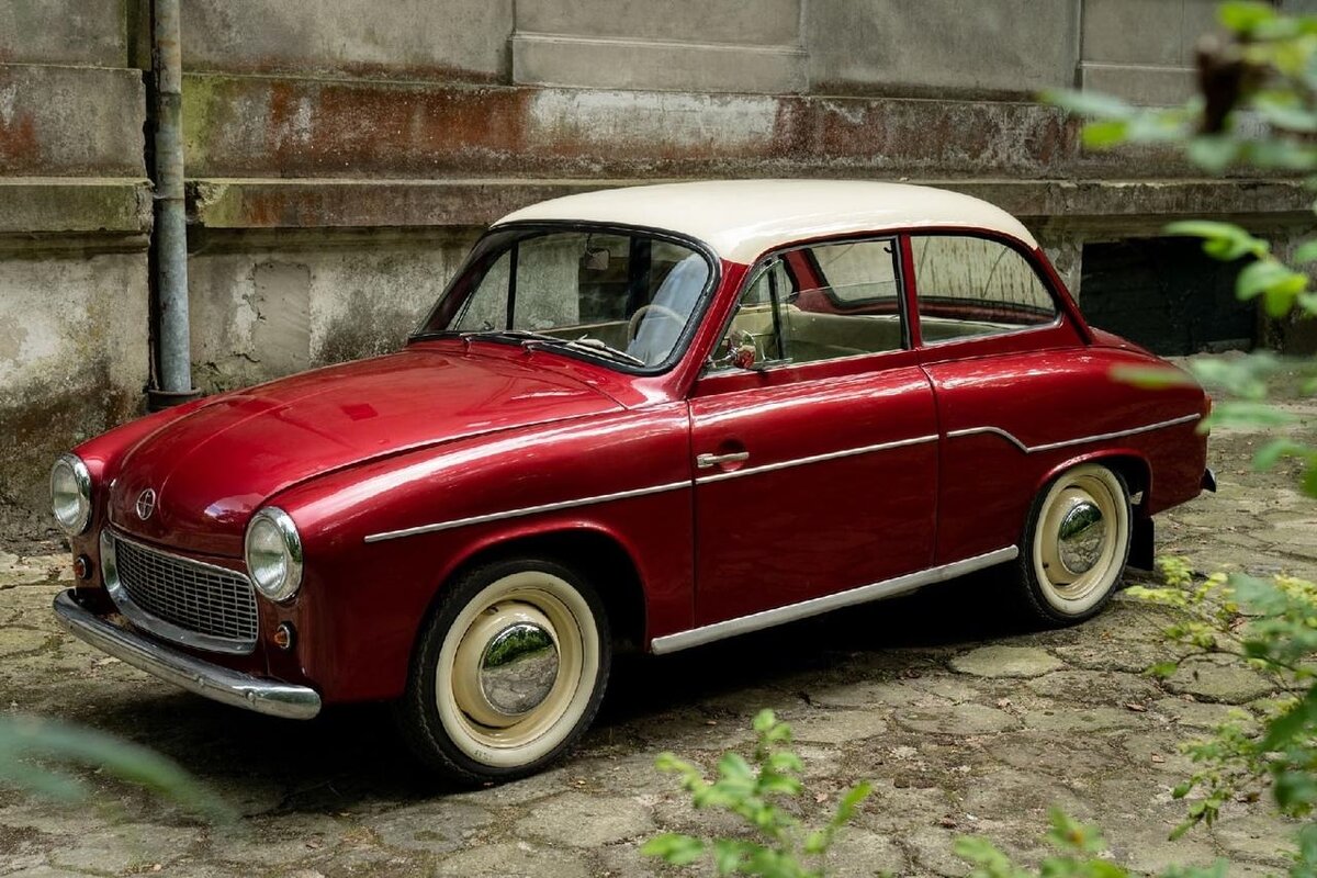 Syrena104 польский автомобиль