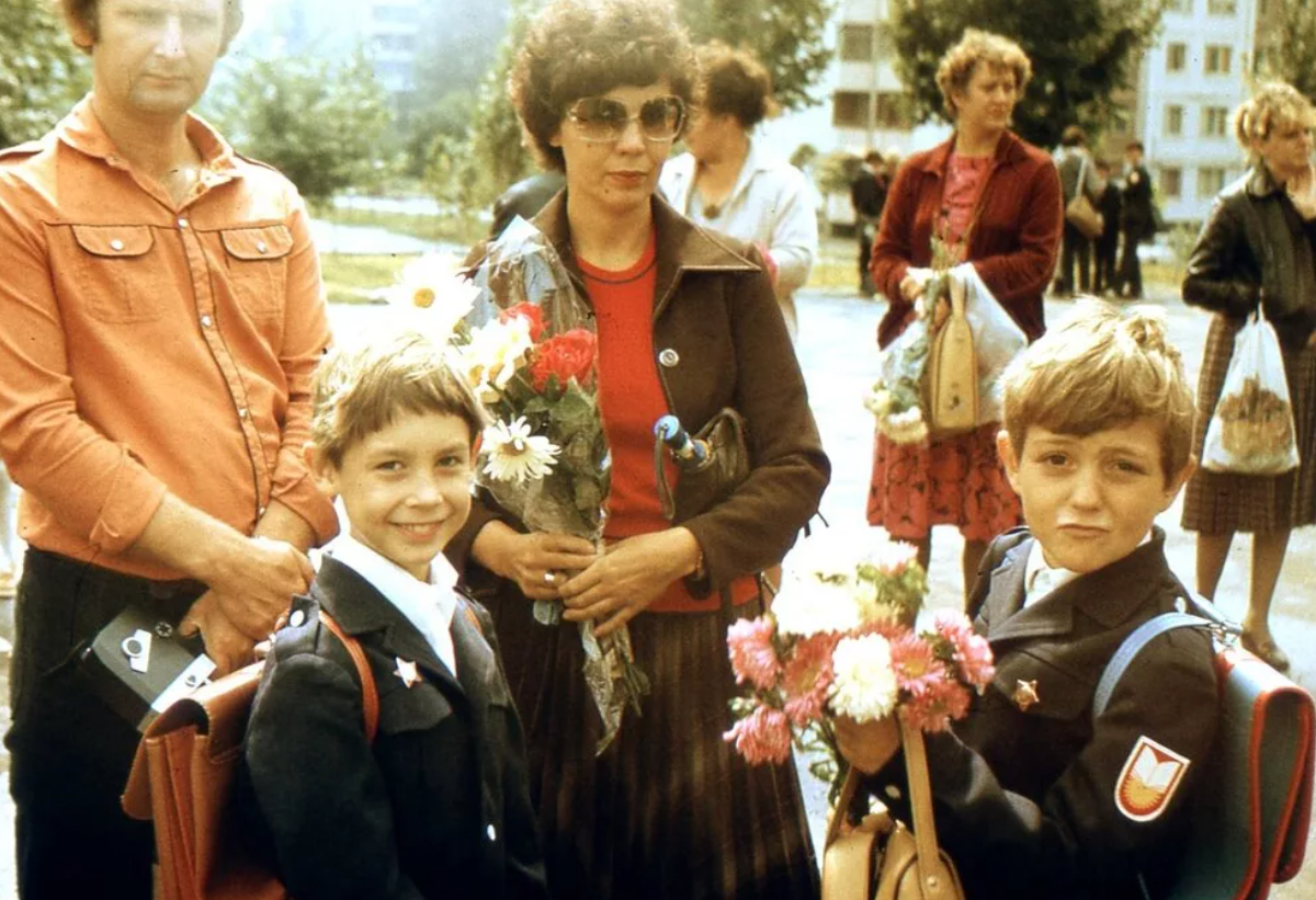 Семья в советское время. Советская семья. Советские люди. Россия 80-х годов. Счастливые советские дети.