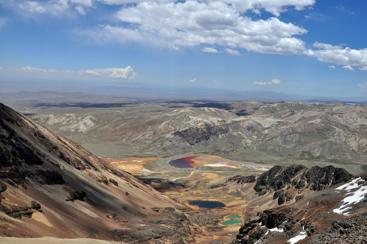 Вид с горы Чакалтая на долину с озёрами