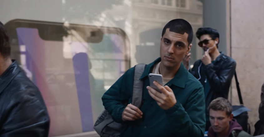 Video "Samsung Galaxy: Growing Up"