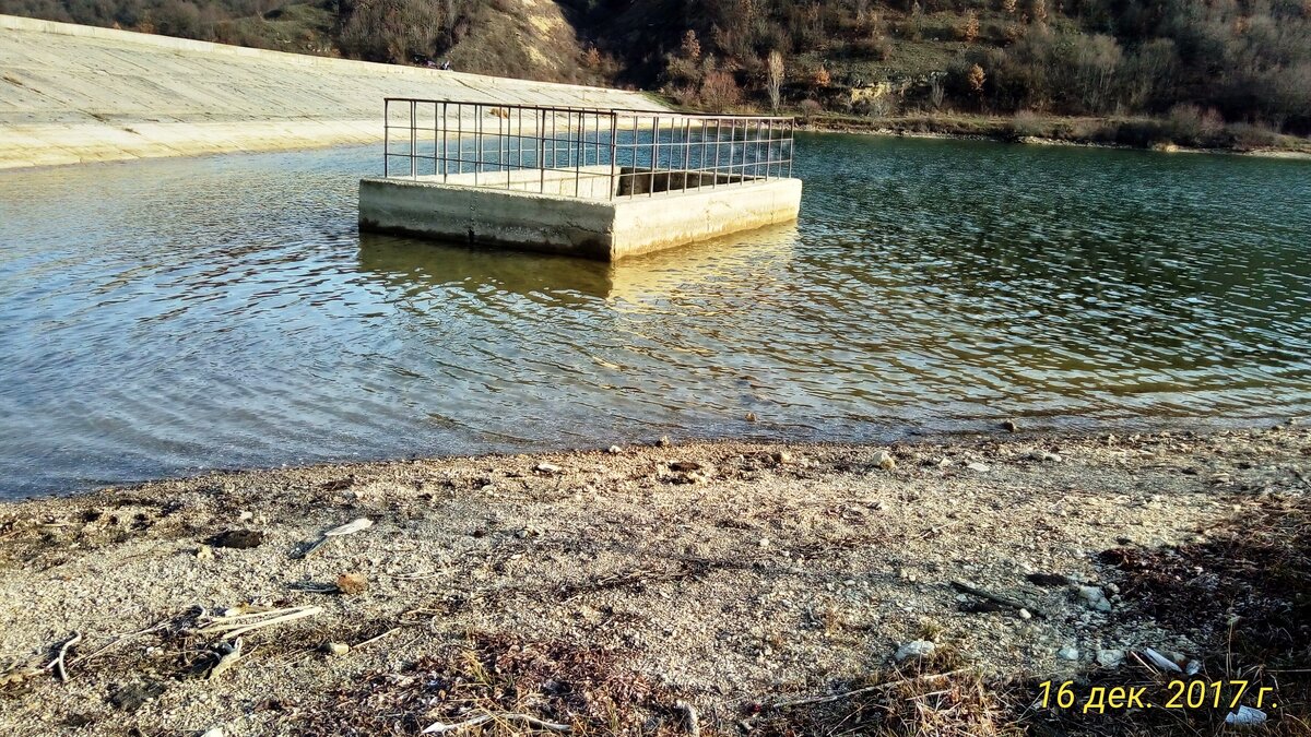 Горлинское водохранилище: аварийный шлюз сброса воды в реку Кучук-карасу