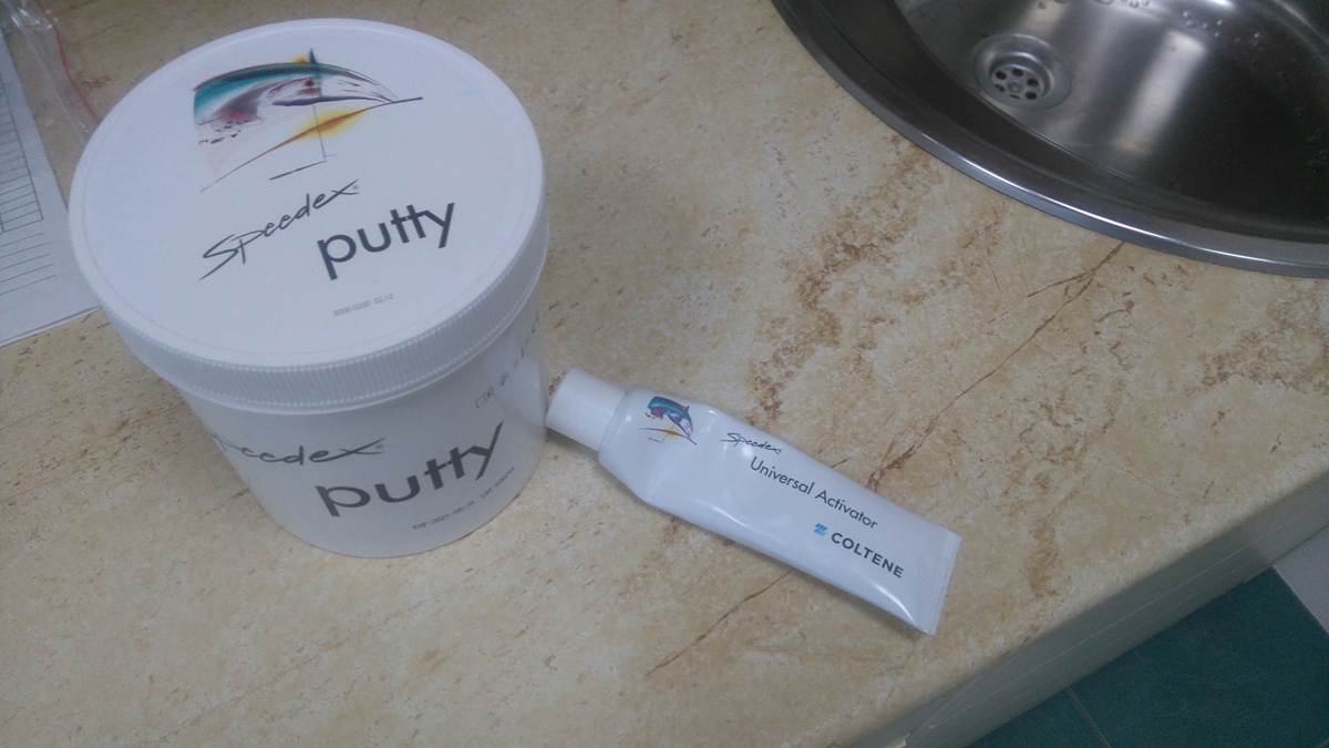 С-силикон, купил в фирме распространителе стом.материалов. ~1600р. Потратил около 1/3 банки, так что ещё до совершенолетия хватит.)))