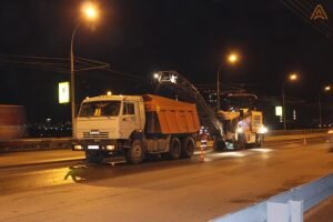 В рамках программы комплексного развития транспортной инфраструктуры Новосибирской агломерации – приоритетного проекта «Безопасные и качественные дороги» (БКД), в 2018 году в Новосибирске ОАО «Новосибирскавтодор» проведет комплексный ремонт трех объектов: проспект Димитрова от ул. Ленина до Димитровского моста по проезду Энергетиков (включая место концентрации ДТП в районе дома №8 по проезду Энергетиков), улица Ватутина – остановка общественного транспорта «ГУМ» и пересечение улиц Ватутина и Выставочная, сообщили в пресс-службе компании.