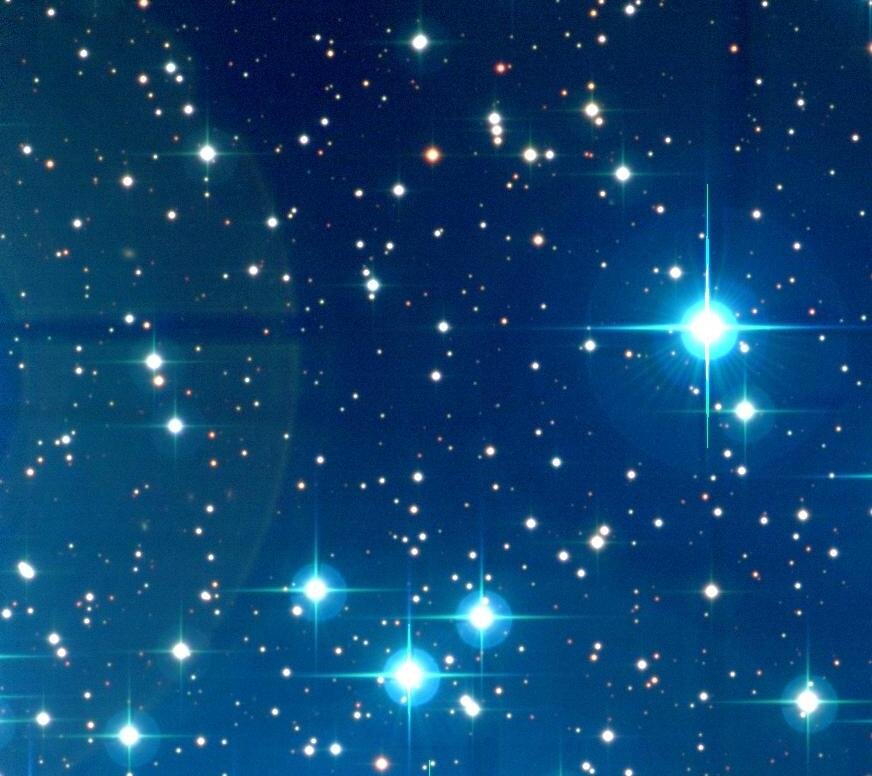 Художником была сделана инсталляция, фотографии были утеряны, но впечатления от его работы остались. фото взято с просторов инета. Благодарю автора за снимок.