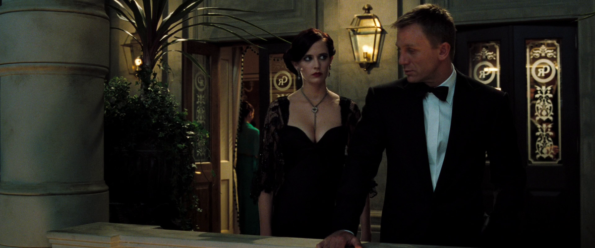    Кадр из фильма "Казино Рояль"        