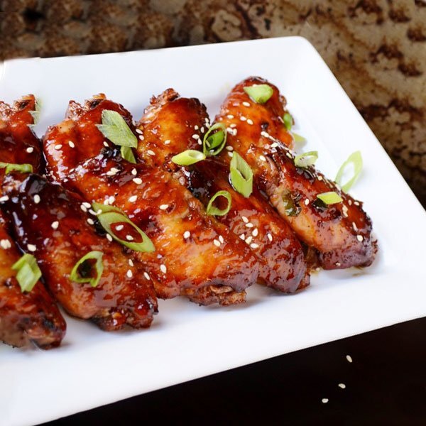 крылышки в соусе терияки. крылышки терияки. гарнир к крылышкам терияки. куриные крылышки терияки. крылышки в соусе терияки.