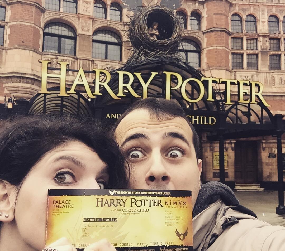 Как истинная фанатка, Алессия Трунфио не могла не посмотреть спектакль «Гарри Поттер и Проклятое дитя». Фото из Instagram художницы. 