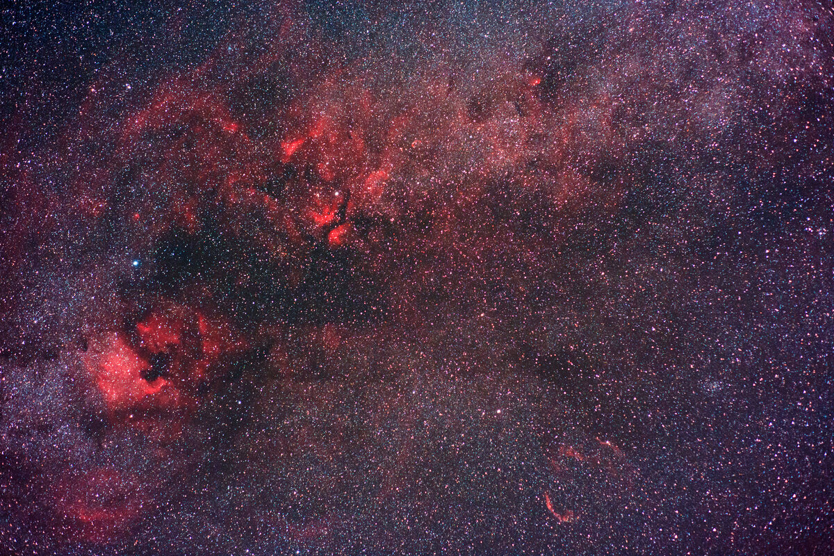 Фотограф: Babak Tafreshi. Объектив Carl Zeiss Planar T* 1.4/85 ZE, камера Canon 6D. f/2.2, 40 сек., ISO 6400. 