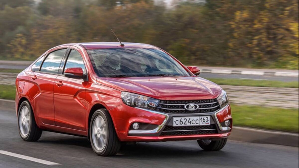 LADA Vesta по-прежнему лидирует в рейтинге С-сегмента