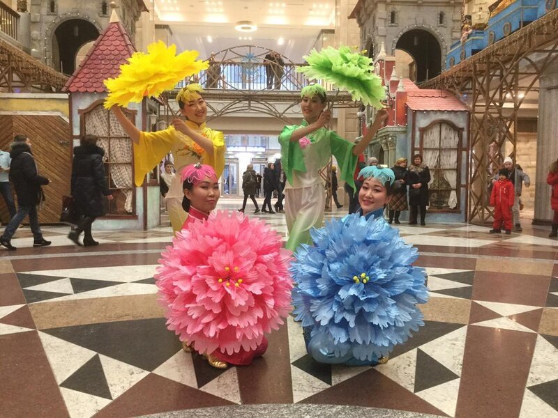 Посетите место, где вы сможете окунуться в атмосферу  Китая и Китайской культуры.   На этом мероприятии вы насладитесь чайной церемонией, окунетесь в культуру китайской каллиграфии и даже сможете поучаствовать в мастер-классе. Мероприятие будет украшено тематическими декорациями и актерами, в традиционных нарядах. Мероприятие приурочено к выставке «Сокровища Императорского Дворца ГУГУН. Эпоха процветания Китая в XVIII веке», которая является новой экспозицией музея Московского Кремля. Обязательно посетите! 