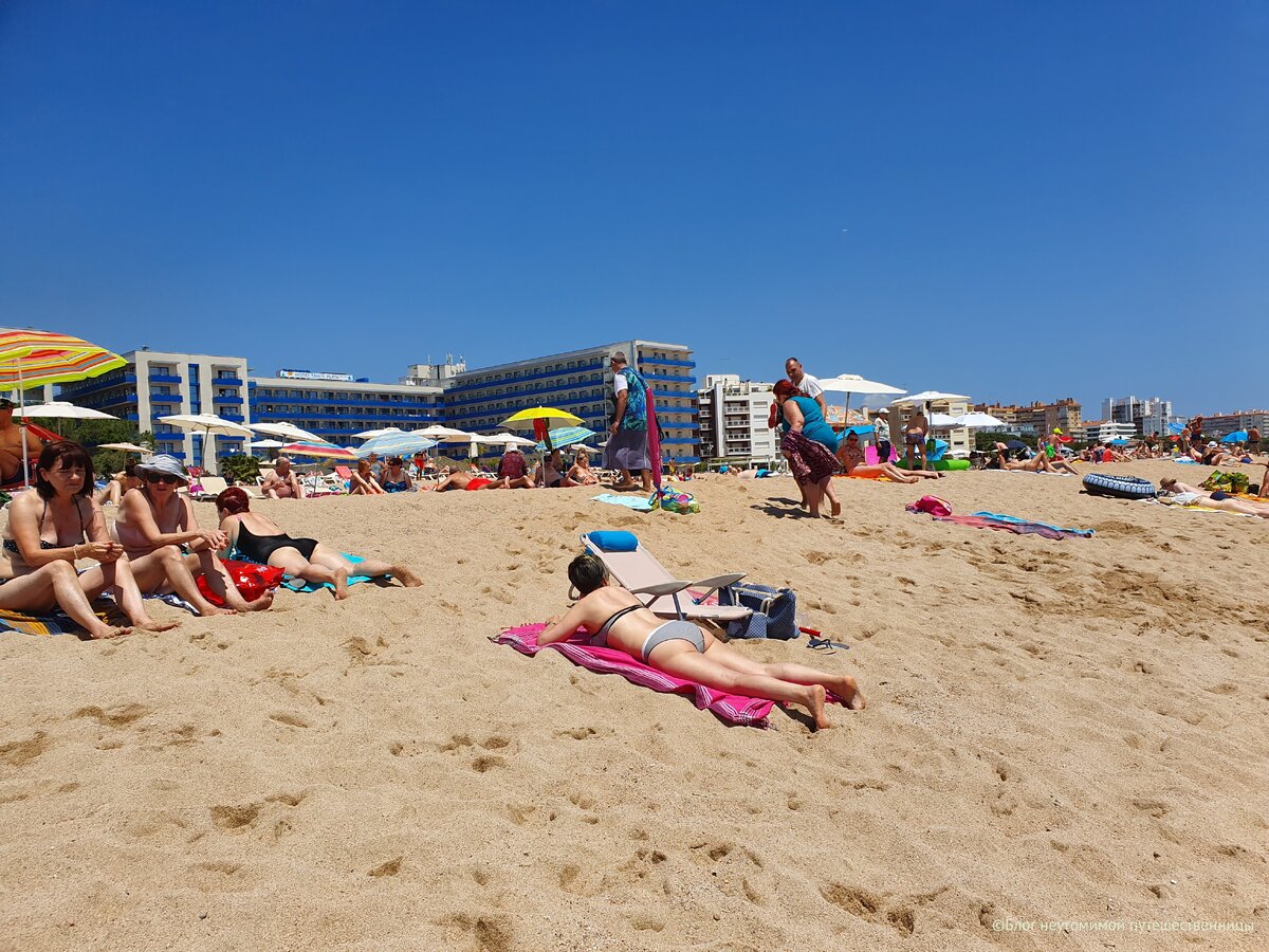 Пляжи Испании люди