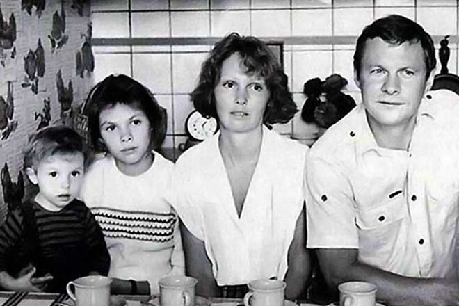 Семья Виталия Соломина 