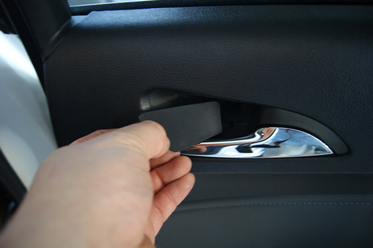 Снятие обшивки передней и задней двери (как снять обшивку двери) Опель Вектра / Opel Vectra (С,Ц)