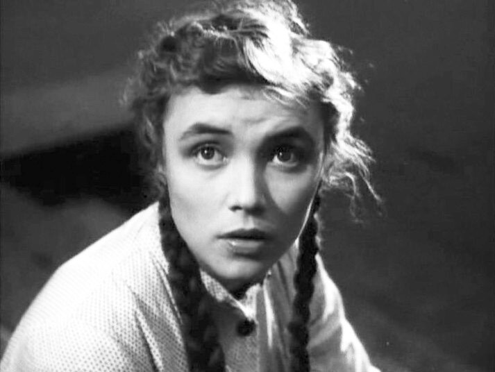 Лилия Алешникова. Кадр из фильма "Они были первыми" (1956)