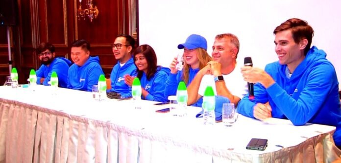 В Шымкент съехались блогеры-путешественники из разных стран. Маршрут блогеров по Туркестанской области пройдет по историческим местам. Они посетят мавзолеи Ходжа Ахмета Яссави в Туркестане и Арыстан баб, древние городища Отырар и Сауран, а также заповедник Аксу Жабаглы. Ребят уже встретили в Шымкенте, блогеры уже успели познакомиться с культурой казахов и «шымкентским» характером.

«Я вообще мало что знала про Казахстан, теперь в шоке. А именно в Шымкент я влюблена. У вашего города особенный характер. Мы покушали бешбармак, плов и даже кумыс пили, но, я, не решилась его много выпить, впереди дорога. В Шымкенте не нужна карта туриста, тут каждый тебя встретит, покажет, расскажет и поможет. Рахмет», — сказала Айни Миланда из Италии.

В Шымкенте ребята пробудут несколько дней, после чего отравятся в тур по региону. А дальше блогеров ждет тур по всему Казахстану.