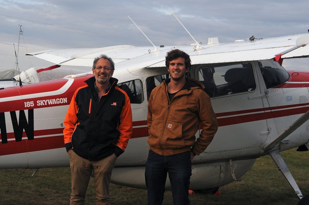  На выходных в Омске приземлилась очередная кругосветка. Том и Дэвид Бергеры – отец и сын - на легкомоторном самолете Cessna 185 Skywagon летят из США в Австралию и Новую Зеландию. Подробности под катом.   