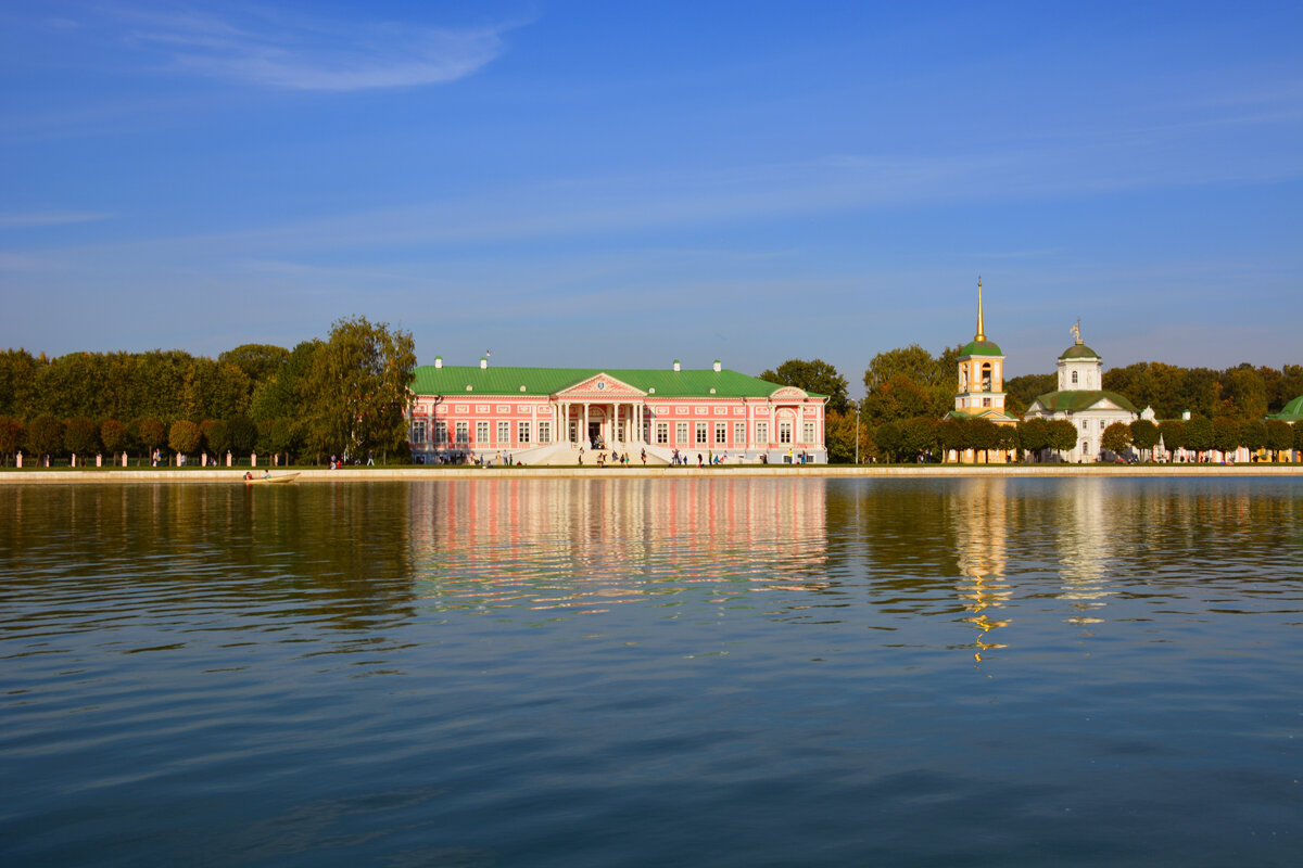 Дворец, Южный фасад (фото Суриковой Ю.В.)