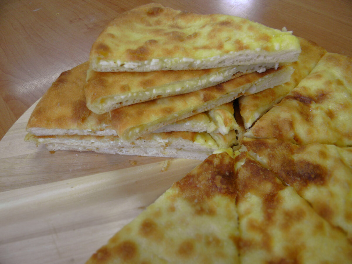 осетинские пироги и хачапури. осетинские пироги хабаровск. осетинские пироги курицей и сыром. осетинский фыдджин. осетинские пироги в хабаровске с доставкой.