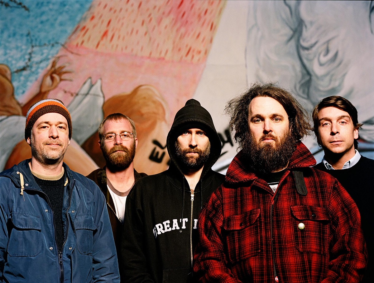 https://beardedgentlemenmusic.com/wp-content/uploads/2015/04/Built-To-Spill-Classic-Lineup1.jpg