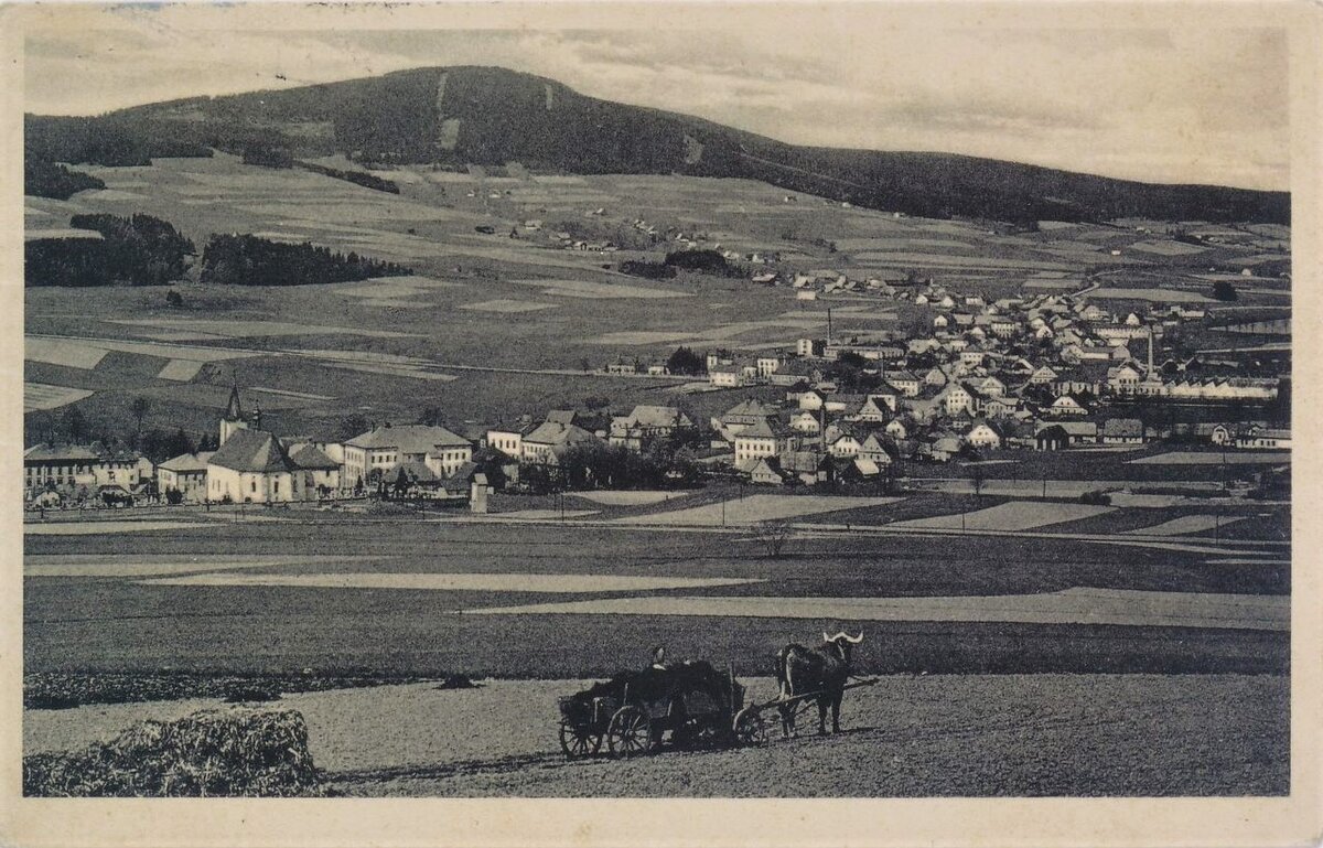 Открытка с изображением деревни начала 20 века