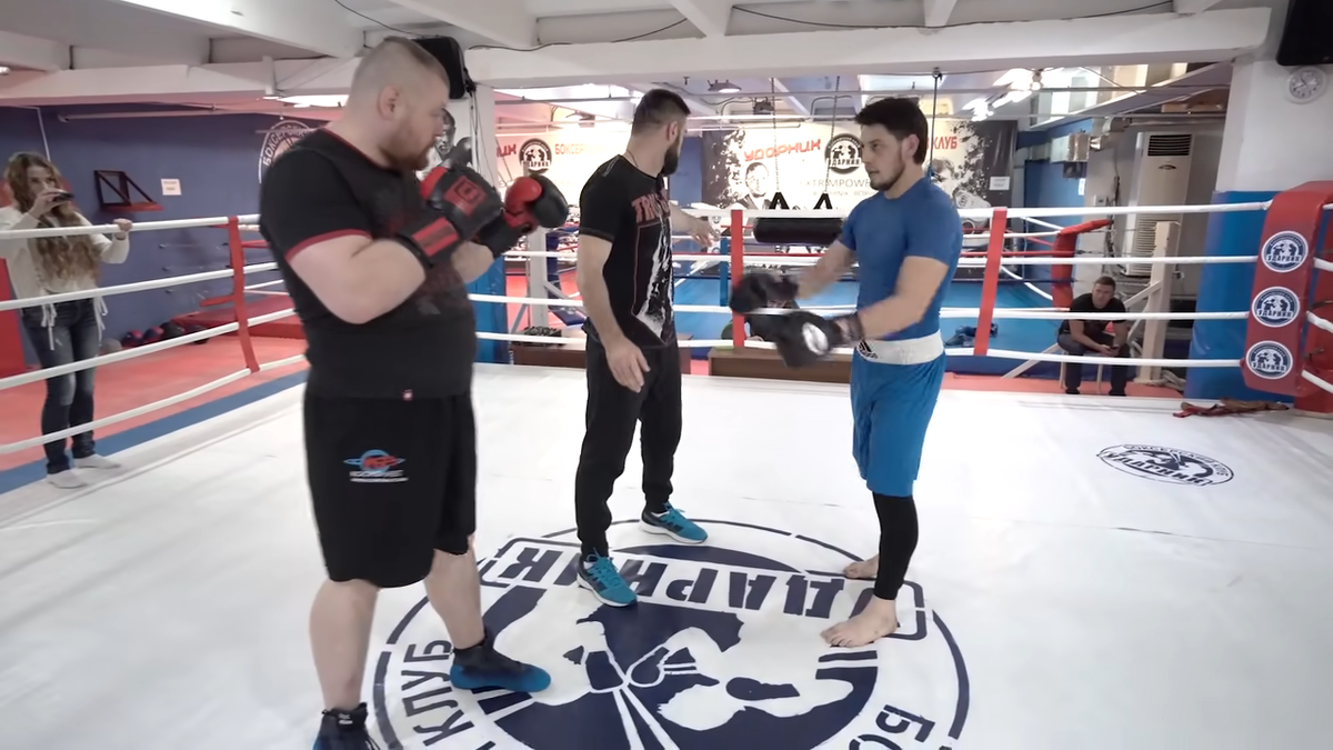 Боец пулеметчик бои. Боец пулеметчик бои. Дацик вячеслав пулеметчик. Боец пулеметчик бои. Пулемётчик зелимхан бои.