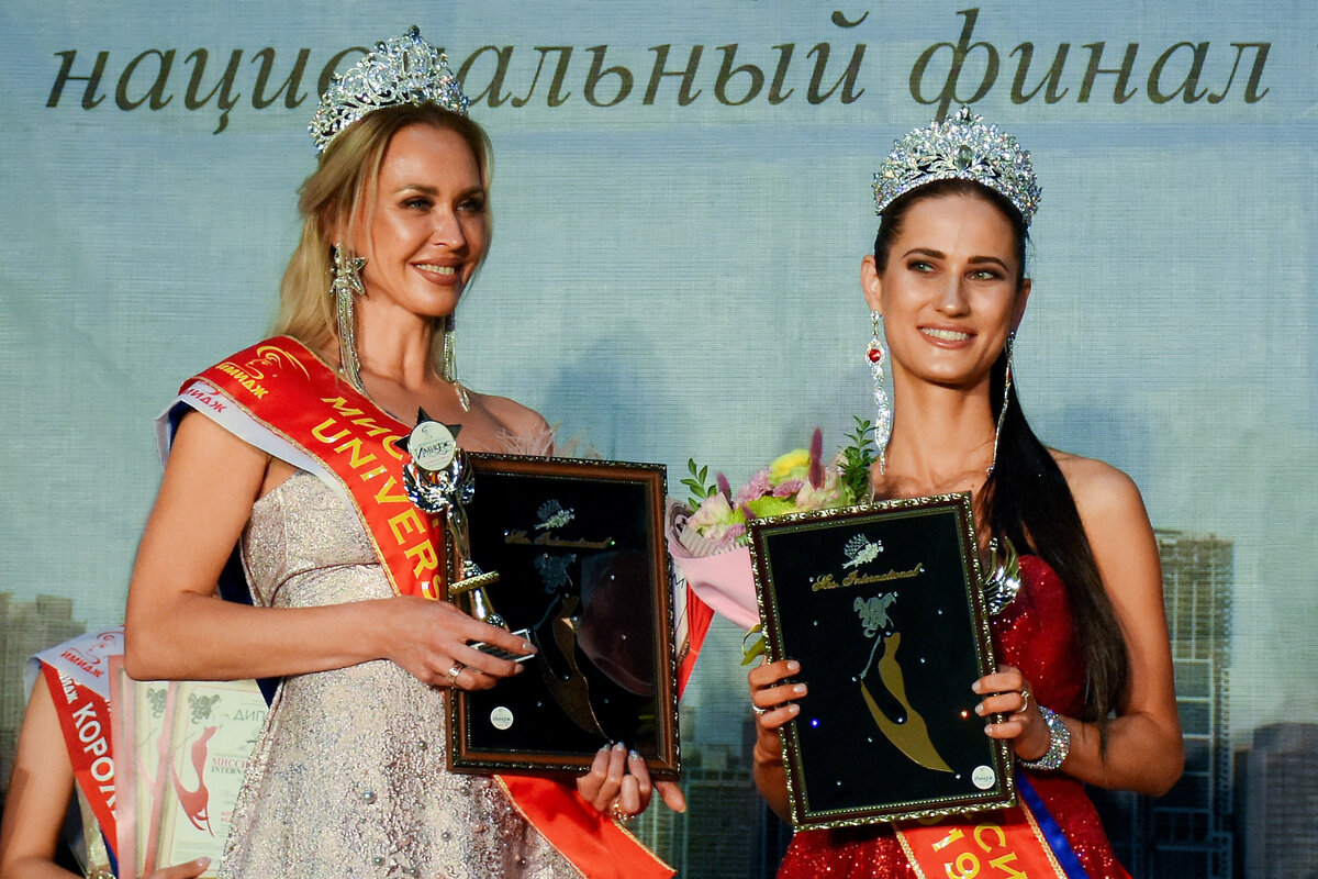 «Миссис Россия Planet – 2019» Ирина Гоголь-Степанова и «Миссис Россия International – 2019» Лейсан Шакирова / Бочкарёвъ