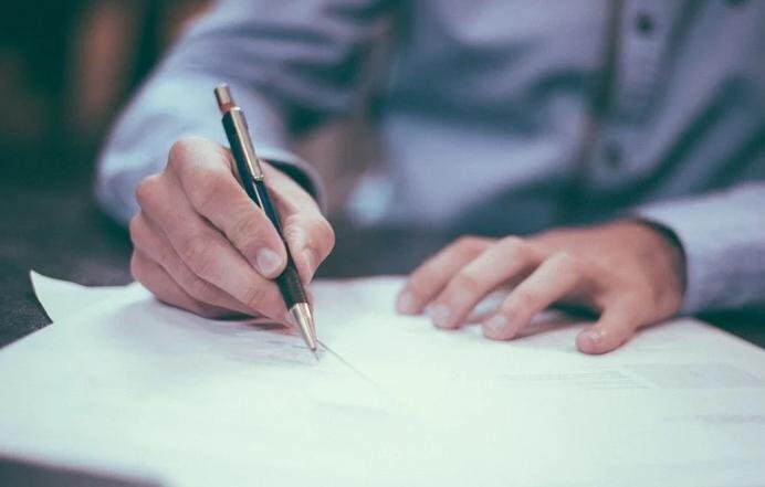 Подпись в документе. Фото: https://pixabay.com