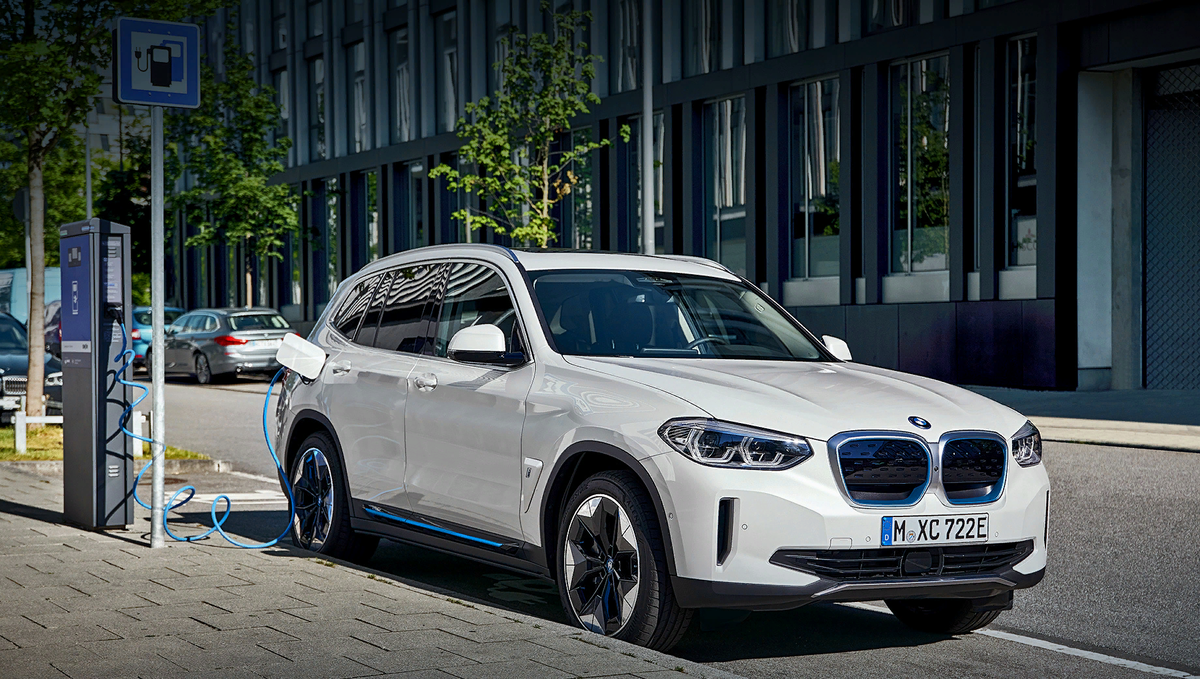 Электромобиль BMW iX3