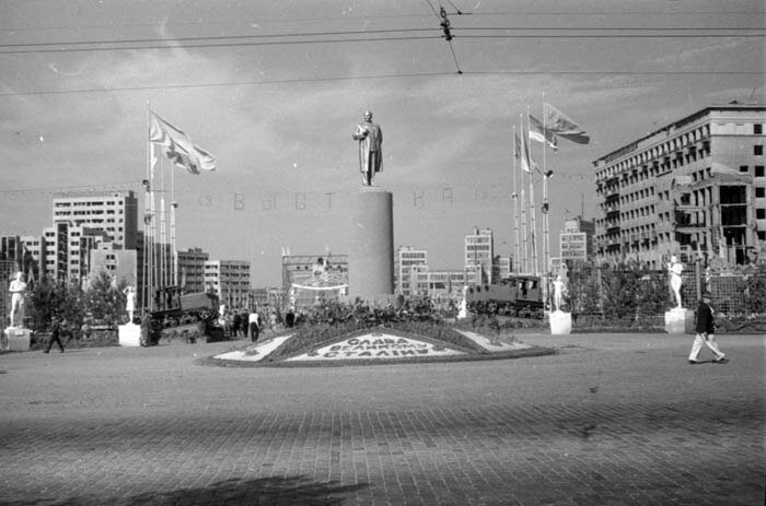 Площадь дзержинского фото Редчайшие фотографии из коллекции Веломузея, запечатлевшие экспозицию Харьковско