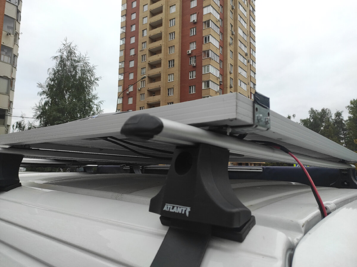 Узел крепления панели к поперечинам