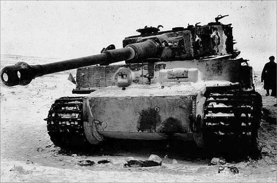 А-32 танк. Танковый погром 1941 года. Немецкие танки уже в Украине. Танковая 32