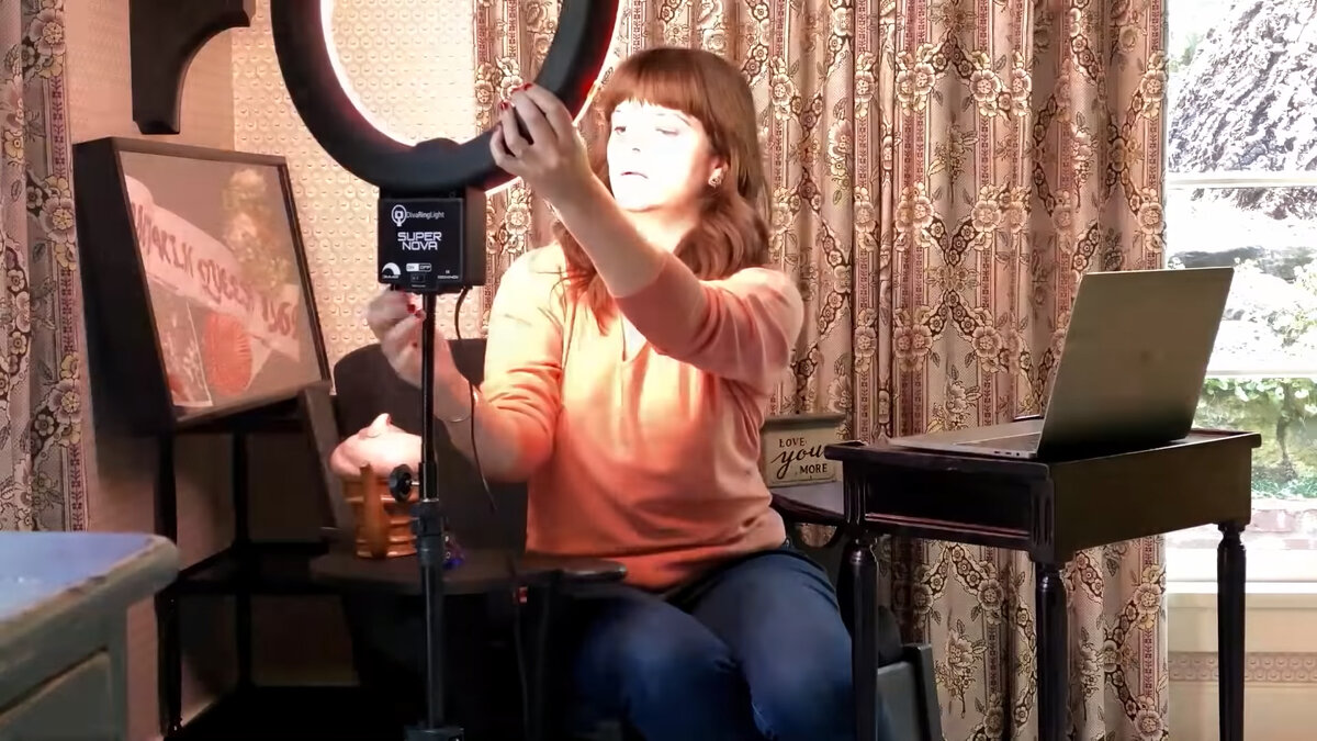 Кадр из фильма "Family squares"