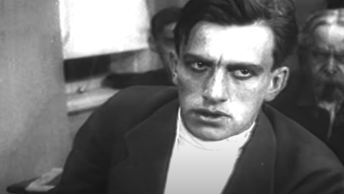 барышня и хулиган афиша. маяковский в кино 1918. название книги барышня и хулиган. книга барышня и хулиган. маяковский издательство азбука.