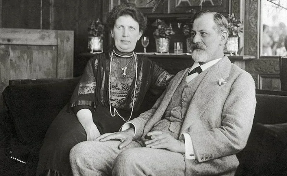 Зигмунд Фрейд с женой

